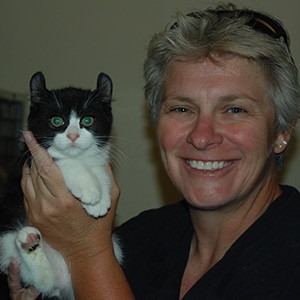 Dr-Leslie-Lyons